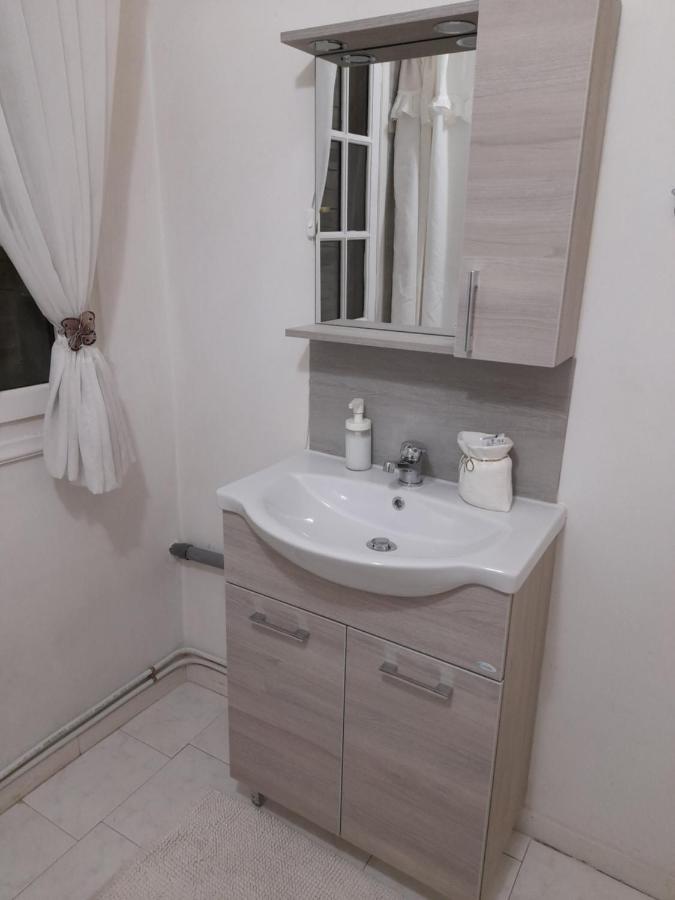 Roulas Cozy Apartments 아르테미다 외부 사진